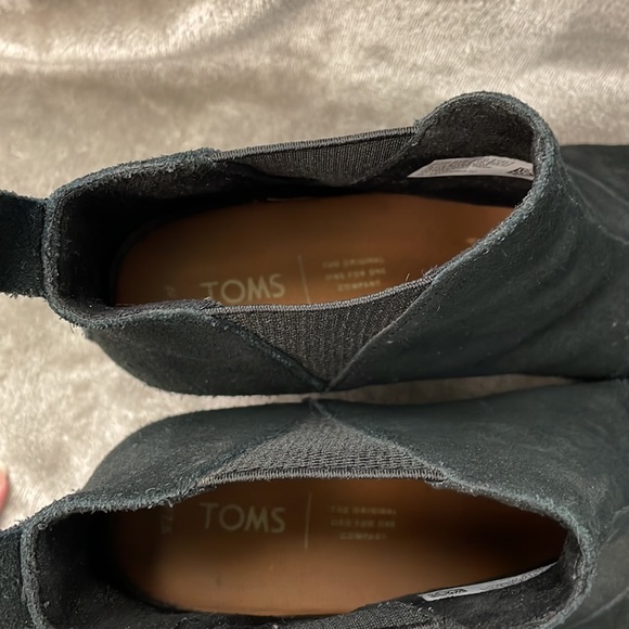 TOMS BLACK SUEDE KELSEY BOOTIES - Picture 7 of 10
